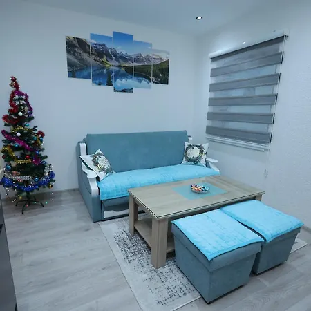 Apartman Strahinja 3 *